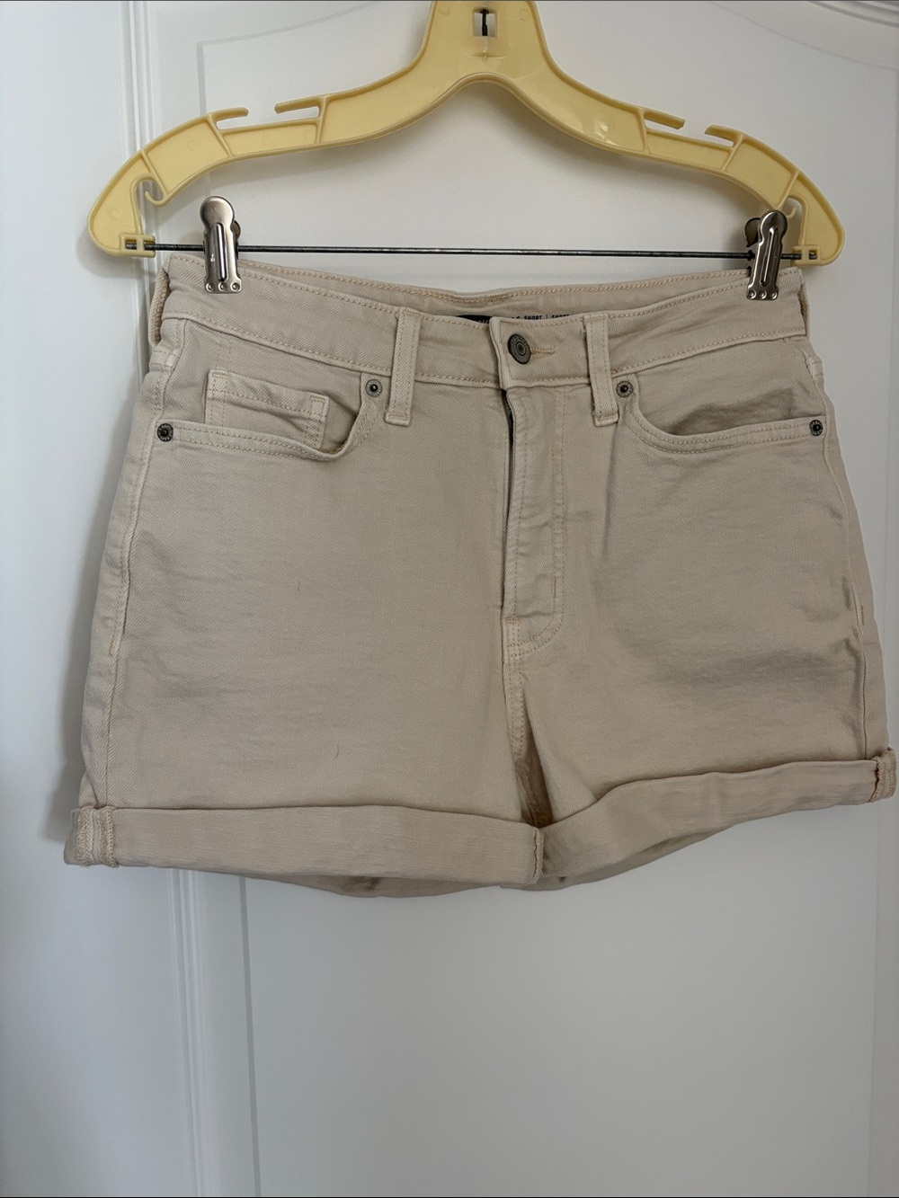 Old Navy Cream Rolled-Hem Jean Shorts